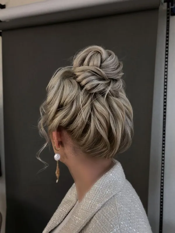 ترند جدیدترین شینیون اروپایی 2025 | برای دخترای مینیمال و باکلاس! 13 The latest European chignon 11