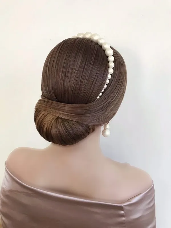 ترند جدیدترین شینیون اروپایی 2025 | برای دخترای مینیمال و باکلاس! 19 The latest European chignon 14