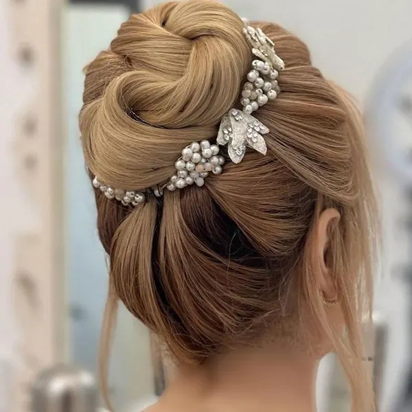 ترند جدیدترین شینیون اروپایی 2025 | برای دخترای مینیمال و باکلاس! 18 The latest European chignon 15