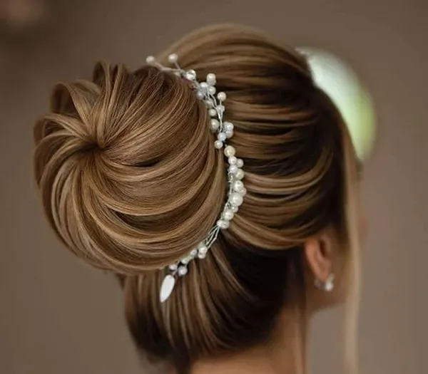 ترند جدیدترین شینیون اروپایی 2025 | برای دخترای مینیمال و باکلاس! 21 The latest European chignon 18