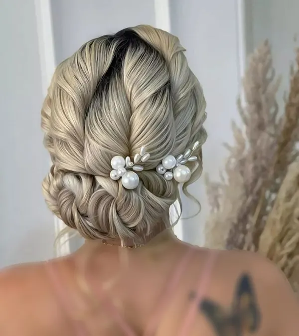 ترند جدیدترین شینیون اروپایی 2025 | برای دخترای مینیمال و باکلاس! 29 The latest European chignon 23