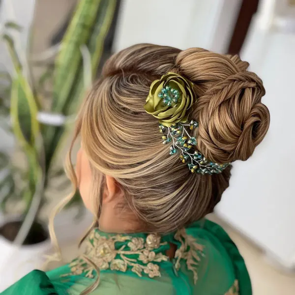 ترند جدیدترین شینیون اروپایی 2025 | برای دخترای مینیمال و باکلاس! 7 The latest European chignon 3