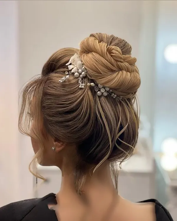 ترند جدیدترین شینیون اروپایی 2025 | برای دخترای مینیمال و باکلاس! 9 The latest European chignon 7