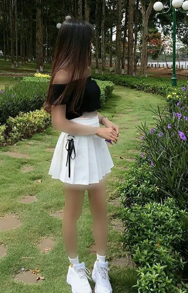 Style idea with a white skirt 14