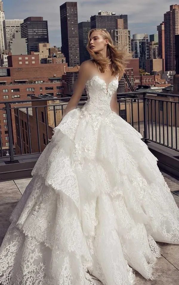 لباس عروس اروپایی جدید 2025 | از تور تا برشهای تمیز، لطیف و بینهایت شیک! 11 New European wedding dress 9