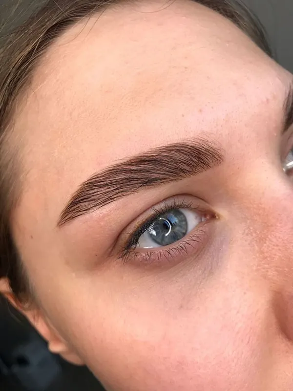 The cutest micro eyebrow models 1