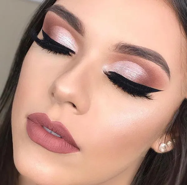 The new eye shadow of the bride 17