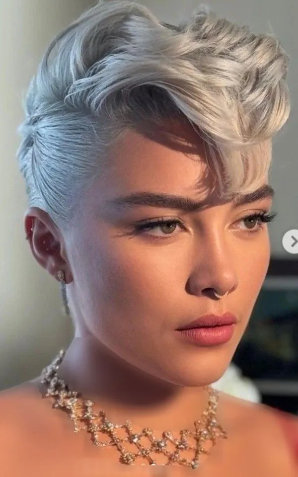 Beautiful short hairstyle 2
