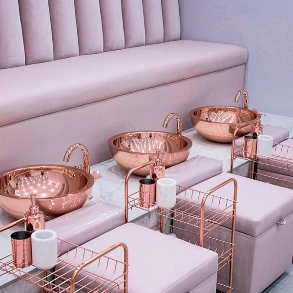 Beauty salon design 32