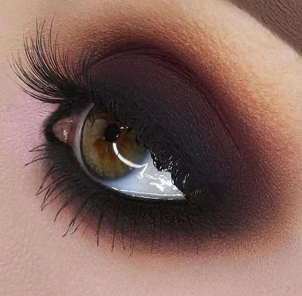 37 مدل آرایش چشم مشکی دخترانه؛ از مدل ملایم تا اسموکی لاکچری! 13 Black eye makeup for girls 12