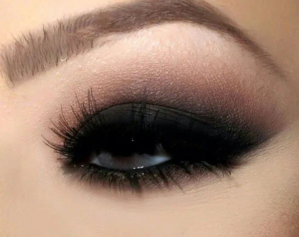 37 مدل آرایش چشم مشکی دخترانه؛ از مدل ملایم تا اسموکی لاکچری! 16 Black eye makeup for girls 16