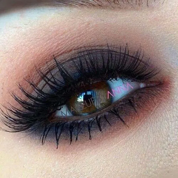 37 مدل آرایش چشم مشکی دخترانه؛ از مدل ملایم تا اسموکی لاکچری! 20 Black eye makeup for girls 19