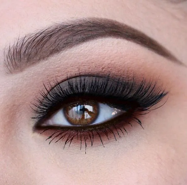 37 مدل آرایش چشم مشکی دخترانه؛ از مدل ملایم تا اسموکی لاکچری! 21 Black eye makeup for girls 20