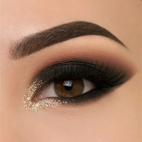 37 مدل آرایش چشم مشکی دخترانه؛ از مدل ملایم تا اسموکی لاکچری! 34 Black eye makeup for girls 3