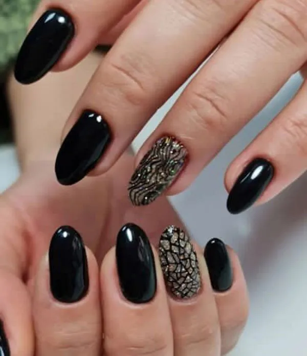جدیدترین مدل ناخن آیس مشکی | 37 استایل شیک برای دخترای خفن! 15 Black ice nails 13