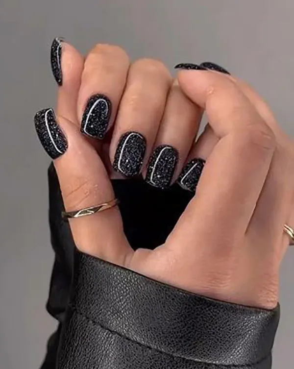 جدیدترین مدل ناخن آیس مشکی | 37 استایل شیک برای دخترای خفن! 18 Black ice nails 14