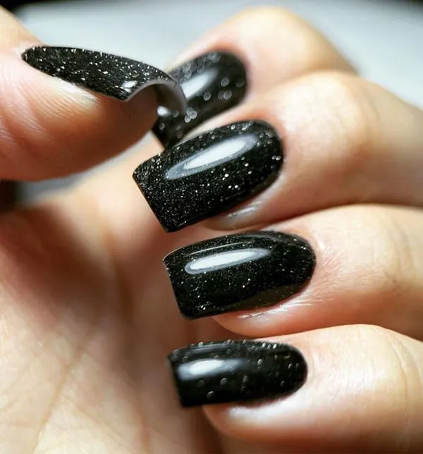 جدیدترین مدل ناخن آیس مشکی | 37 استایل شیک برای دخترای خفن! 30 Black ice nails 27