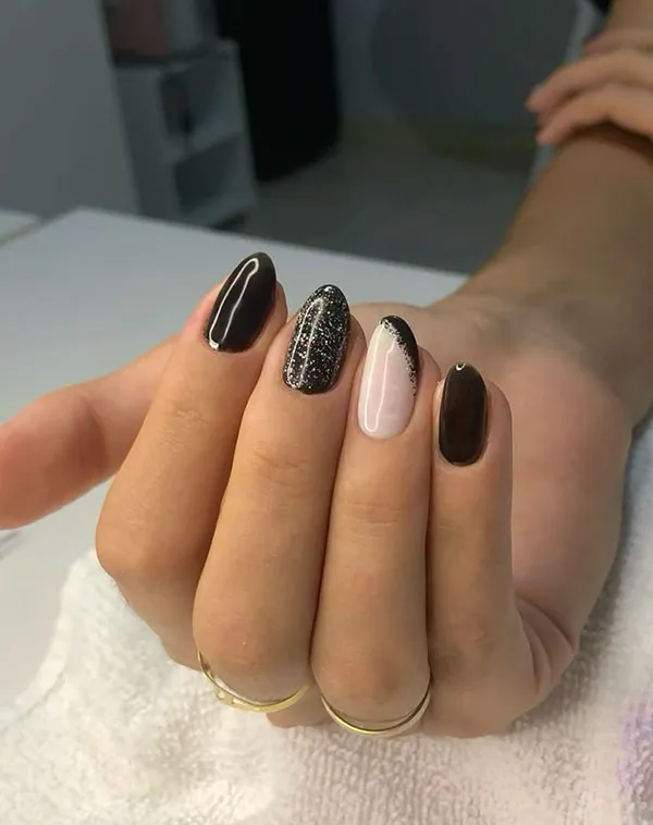 جدیدترین مدل ناخن آیس مشکی | 37 استایل شیک برای دخترای خفن! 31 Black ice nails 28