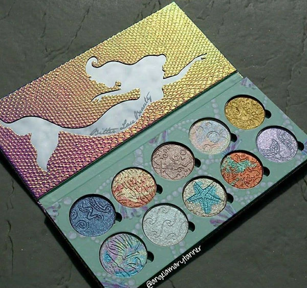32 مدل پالت سایه کتابی فانتزی | یه دنیای رنگی روی پلکهات! 33 Book shadow palette 29