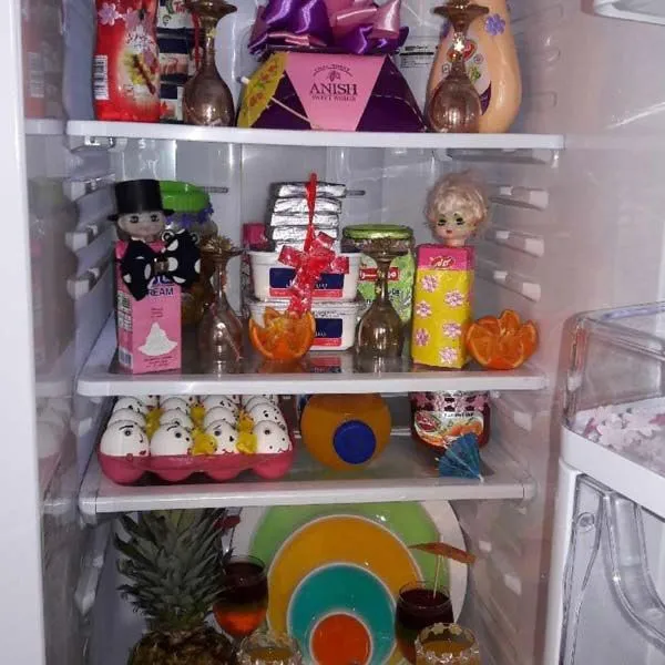 Bridal refrigerator arrangement 27