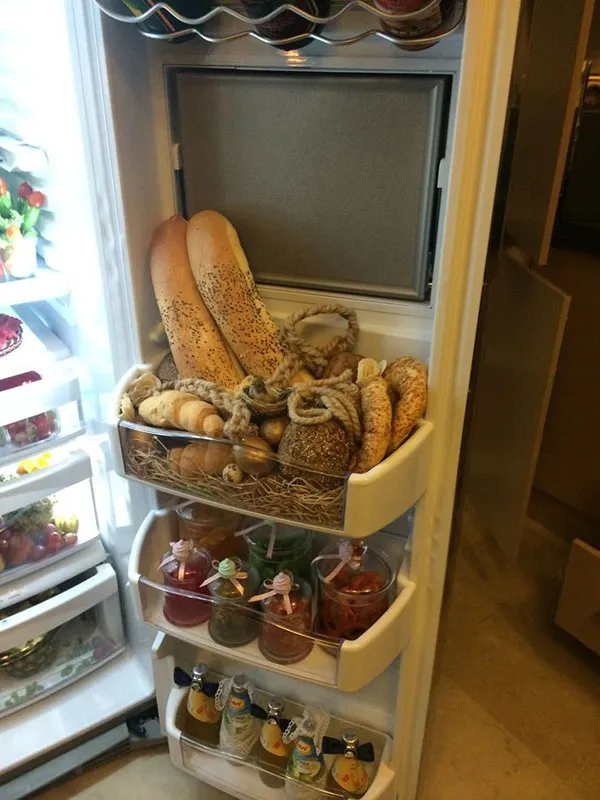 Bridal refrigerator arrangement 3