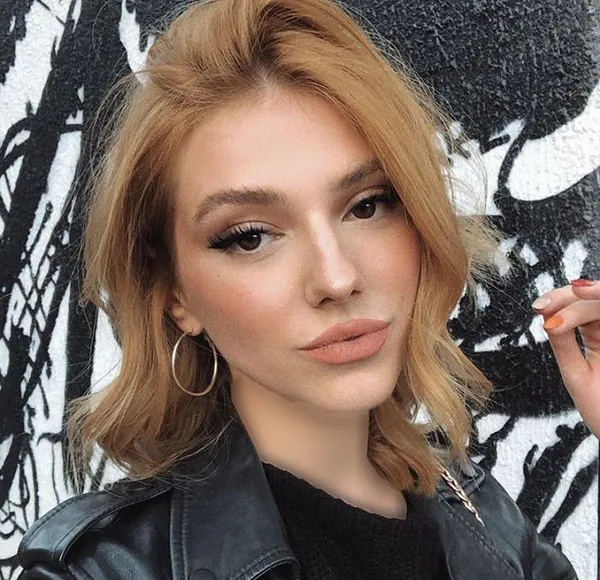 34 مدل رنگ مو قهوه ای کاراملی زنانه رو امتحان کردی یا هنوز منتظری؟ ✨ 11 Caramel brown hair color 8