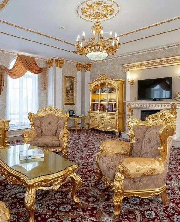 جدیدترین دیزاین خانه به سبک کلاسیک؛ ترکیبی از اصالت و شکوه در 2025! 9 Classic style home design 7