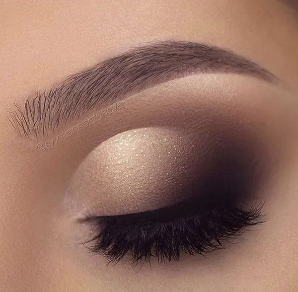 Dark eyeshadow 11