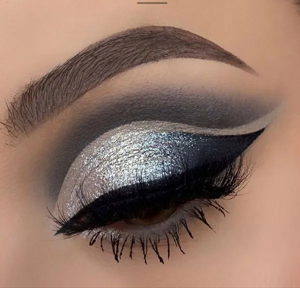 Dark eyeshadow 13