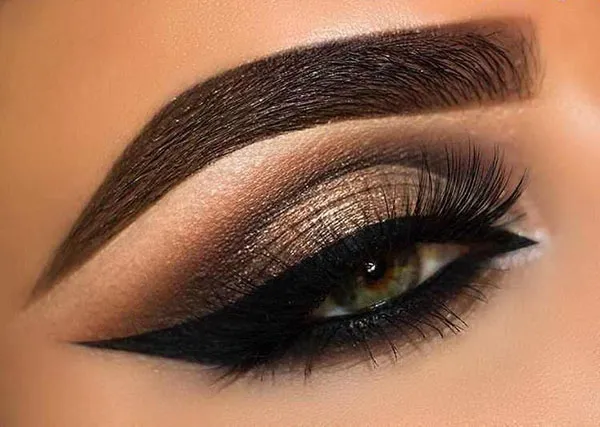 Dark eyeshadow 15