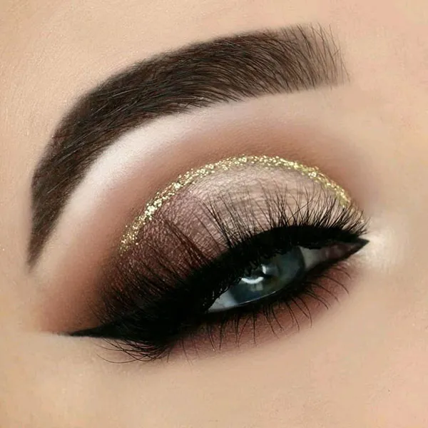 Dark eyeshadow 30