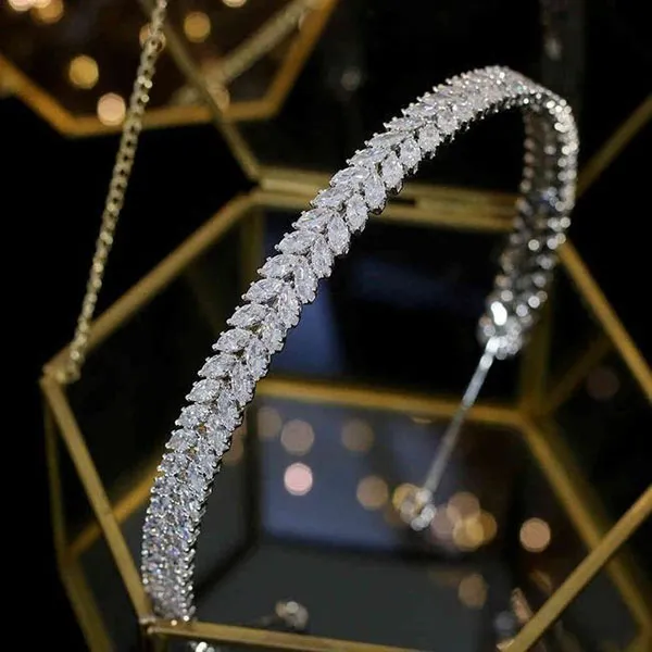 Elegant bridal crown 14