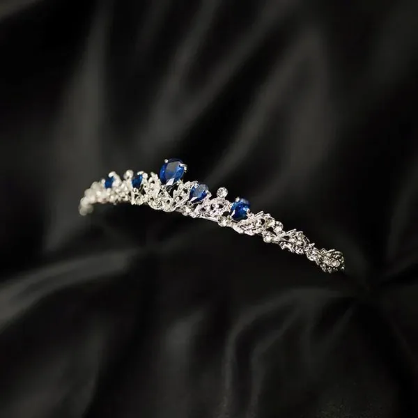 Elegant bridal crown 15