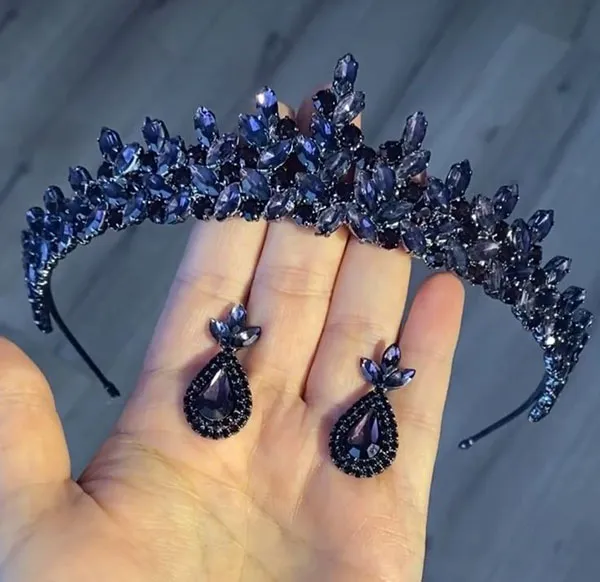 Elegant bridal crown 28