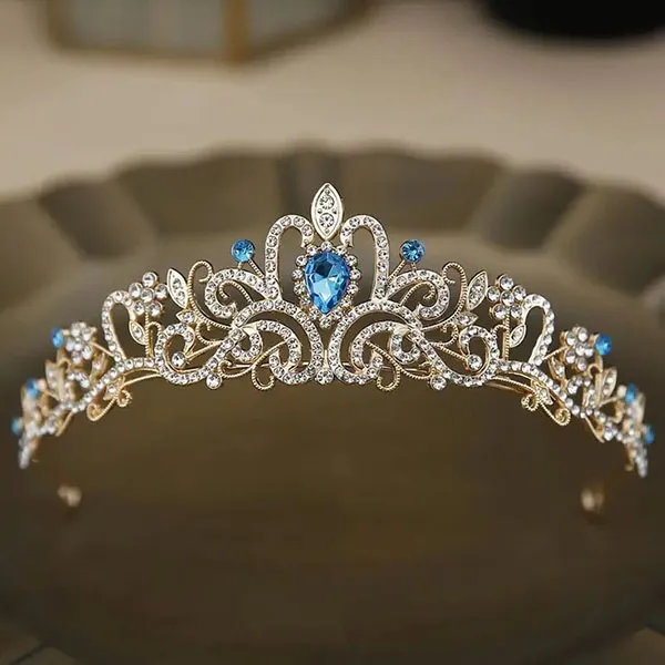 Elegant bridal crown 6