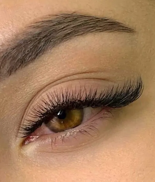 مدل آرایش چشم و ابرو دخترونه | 35 مدل ترند ۲۰۲۵ برای استایل شیک و دخترونه! 14 Eye and eyebrow makeup 10