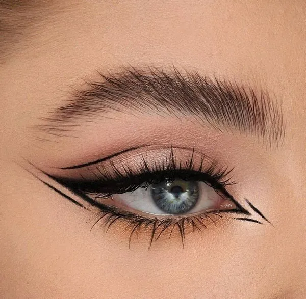 مدل آرایش چشم و ابرو دخترونه | 35 مدل ترند ۲۰۲۵ برای استایل شیک و دخترونه! 20 Eye and eyebrow makeup 16