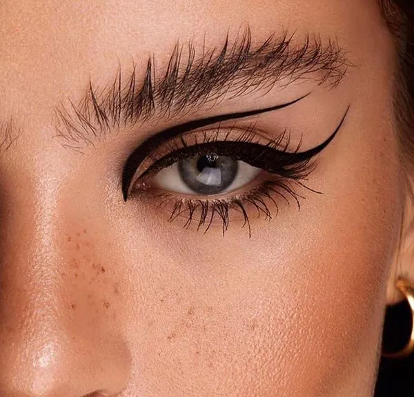 مدل آرایش چشم و ابرو دخترونه | 35 مدل ترند ۲۰۲۵ برای استایل شیک و دخترونه! 8 Eye and eyebrow makeup 4