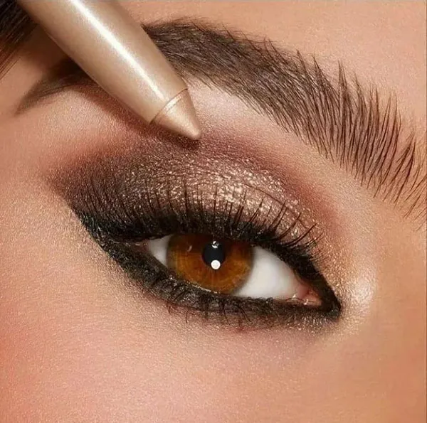 کدوم مدل سایه زدن چشم 2025 بیشتر به استایلت میاد؟ 23 Eye shading model 19