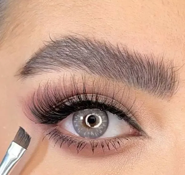 کدوم مدل سایه زدن چشم 2025 بیشتر به استایلت میاد؟ 5 Eye shading model 2