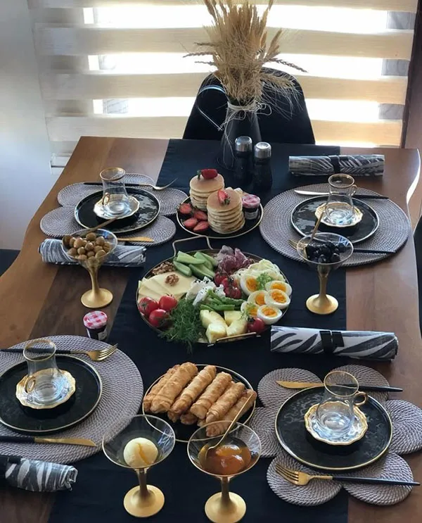 Food dish arrangement 17