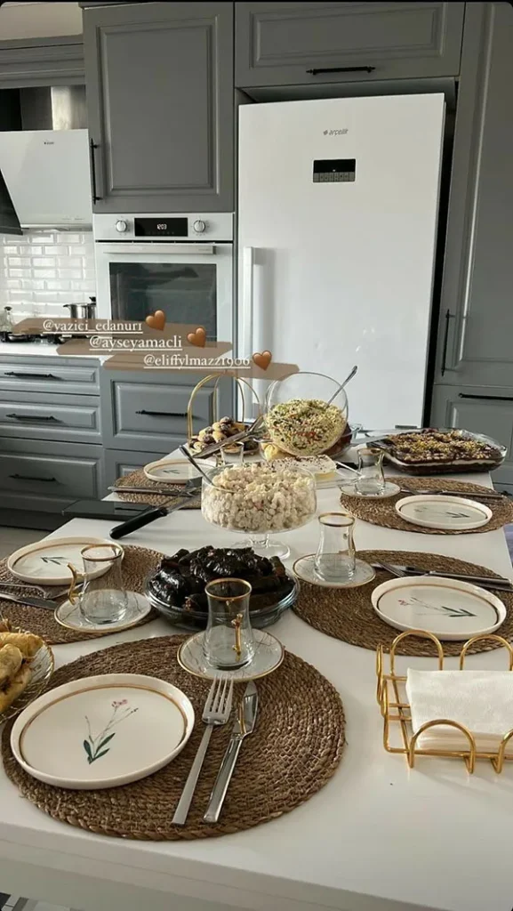 Food dish arrangement 31