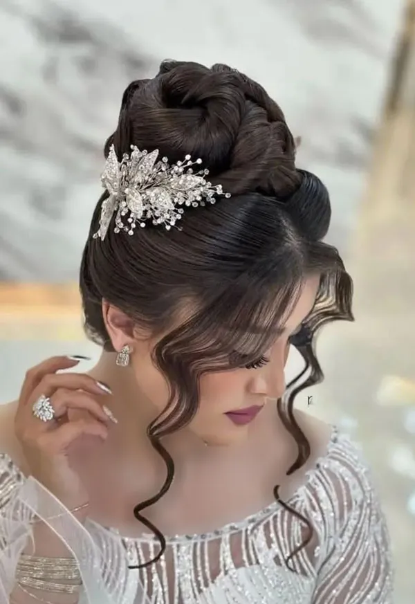 Front hair chignon model 15