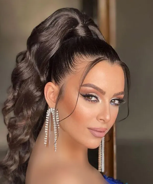 Front hair chignon model 19