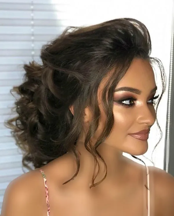 Front hair chignon model 24