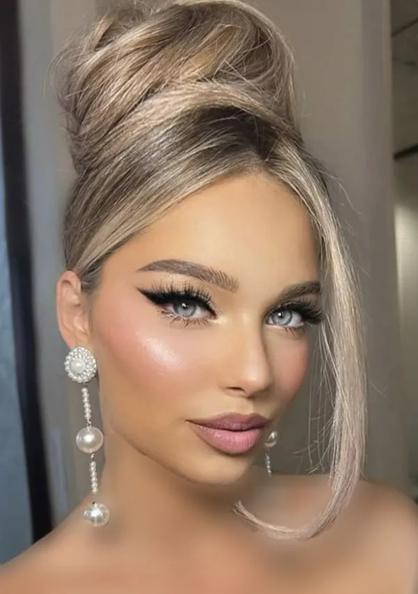 Front hair chignon model 3