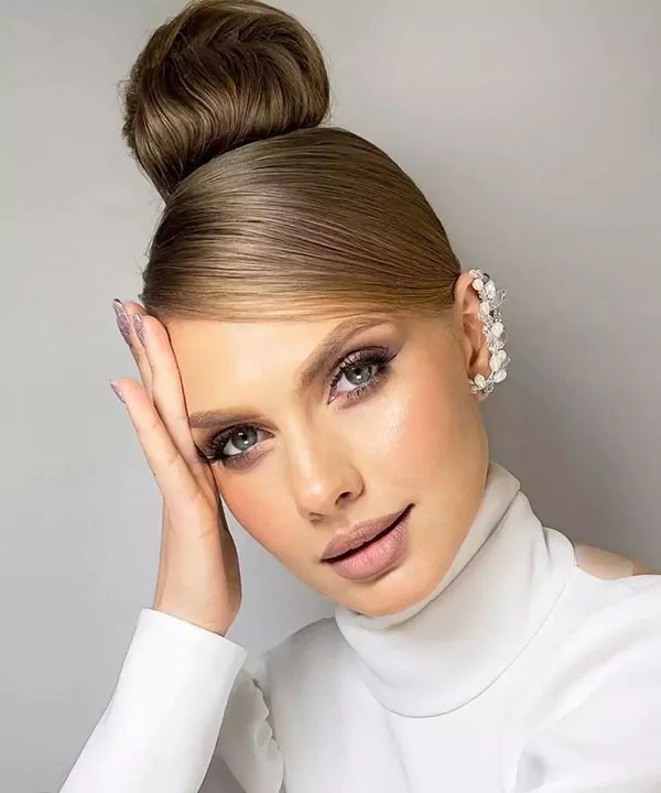Front hair chignon model 32