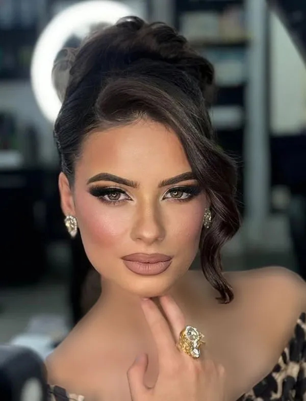 Front hair chignon model 7
