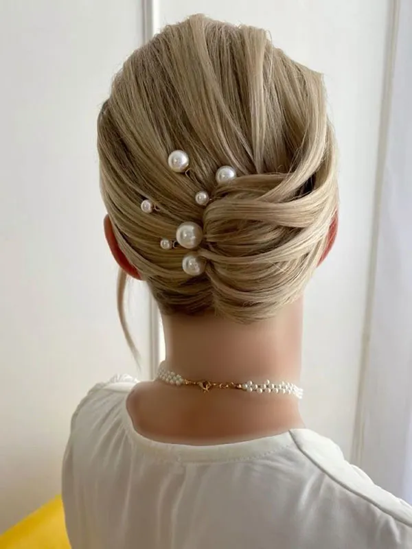 Girls chignon model 1