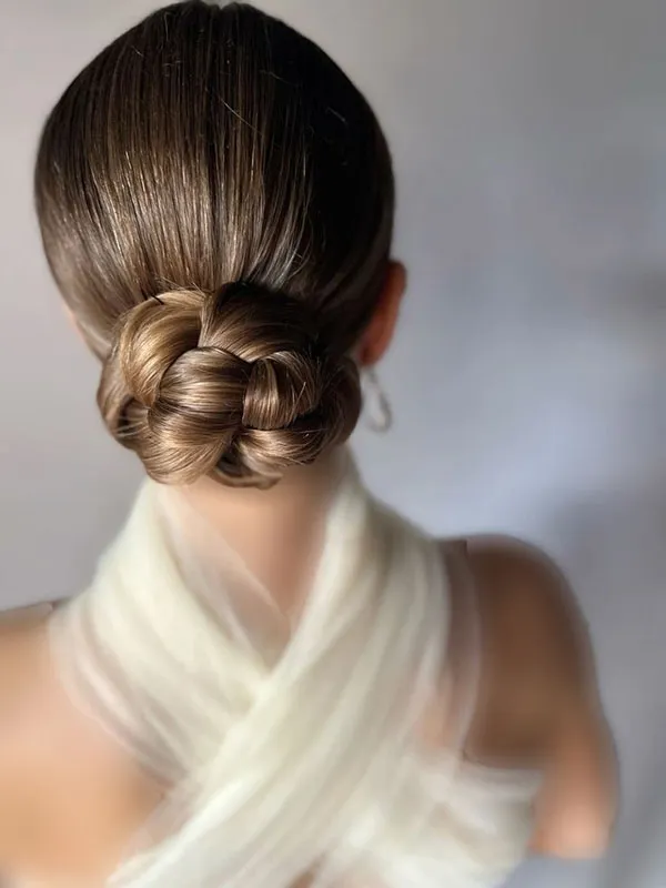 Girls chignon model 20